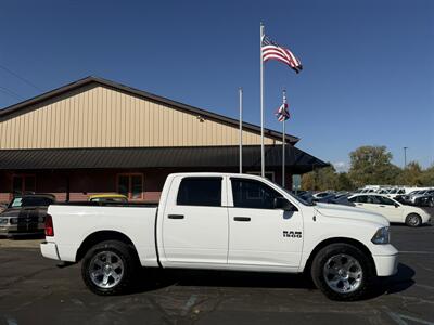 2014 RAM 1500 Tradesman Crew Cab 4X4 - Photo 4 - Flushing, MI 48433