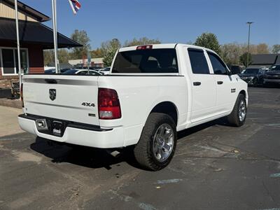2014 RAM 1500 Tradesman Crew Cab 4X4 - Photo 5 - Flushing, MI 48433