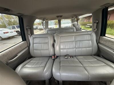 1994 GMC Suburban C1500  SLE - Photo 24 - Flushing, MI 48433