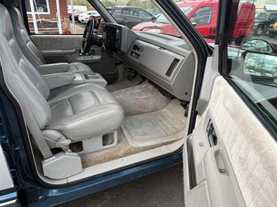 1994 GMC Suburban C1500  SLE - Photo 39 - Flushing, MI 48433
