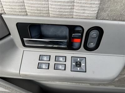 1994 GMC Suburban C1500  SLE - Photo 21 - Flushing, MI 48433