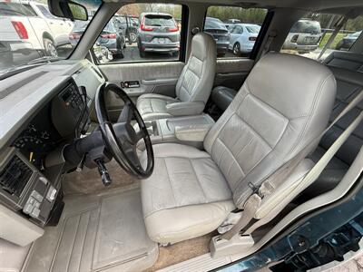 1994 GMC Suburban C1500  SLE - Photo 16 - Flushing, MI 48433