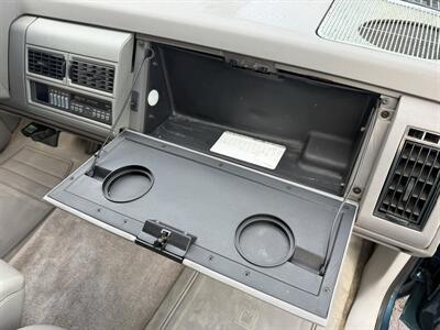 1994 GMC Suburban C1500  SLE - Photo 38 - Flushing, MI 48433