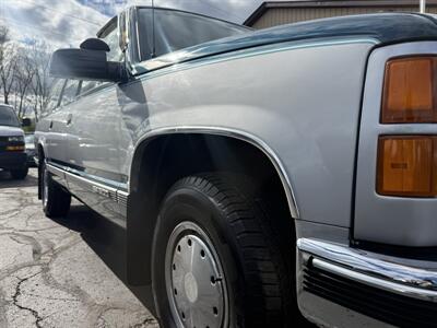 1994 GMC Suburban C1500  SLE - Photo 12 - Flushing, MI 48433