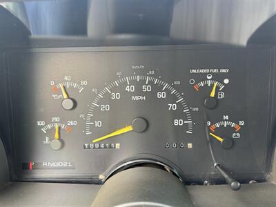 1994 GMC Suburban C1500  SLE - Photo 15 - Flushing, MI 48433