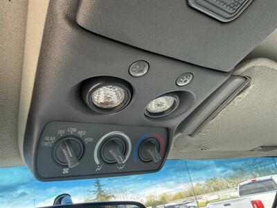 1994 GMC Suburban C1500  SLE - Photo 22 - Flushing, MI 48433
