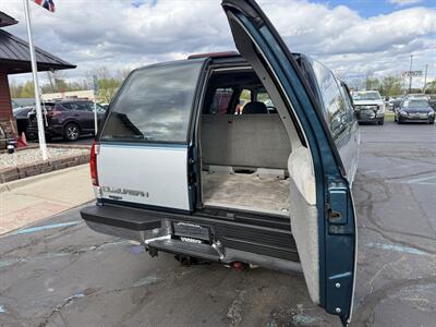 1994 GMC Suburban C1500  SLE - Photo 34 - Flushing, MI 48433
