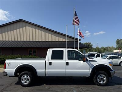2012 Ford F-250 Super Duty XLT Crew Cab 4X4 - Photo 4 - Flushing, MI 48433
