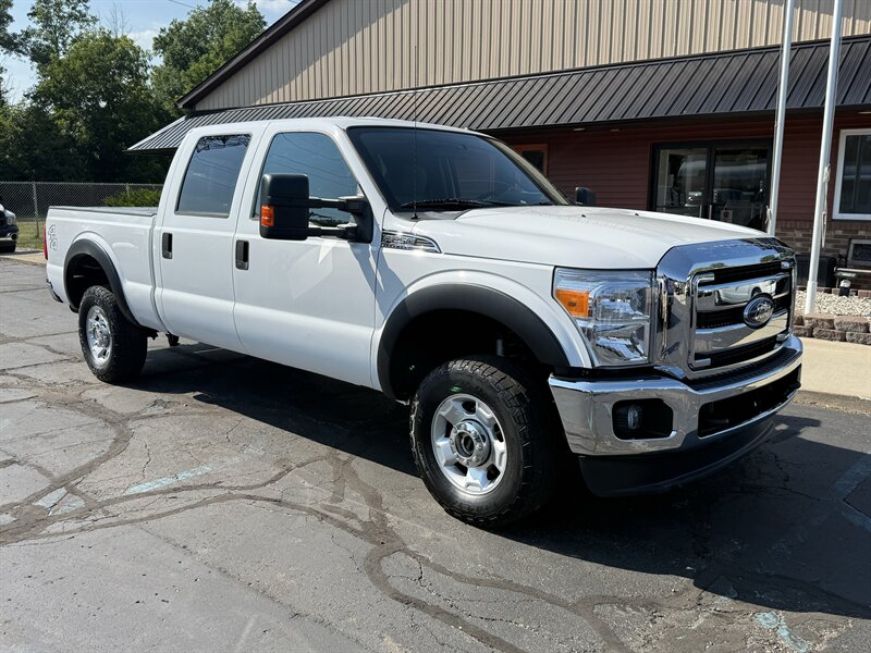 2012 Ford F-250 Super Duty XLT  Crew Cab 4X4 - Photo 1 - Flushing, MI 48433