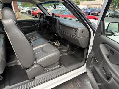 2006 Chevrolet Silverado 1500 WT 4dr Extended Cab  4X4 - Photo 13 - Flushing, MI 48433