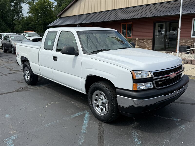 2006 Chevrolet Silverado 1500 WT 4dr Extended Cab 4X4 - Photo 1 - Flushing, MI 48433