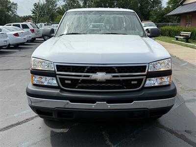 2006 Chevrolet Silverado 1500 WT 4dr Extended Cab  4X4 - Photo 2 - Flushing, MI 48433