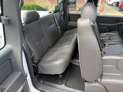 2006 Chevrolet Silverado 1500 WT 4dr Extended Cab  4X4 - Photo 15 - Flushing, MI 48433