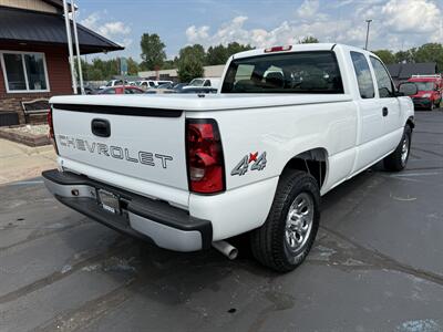 2006 Chevrolet Silverado 1500 WT 4dr Extended Cab  4X4 - Photo 7 - Flushing, MI 48433