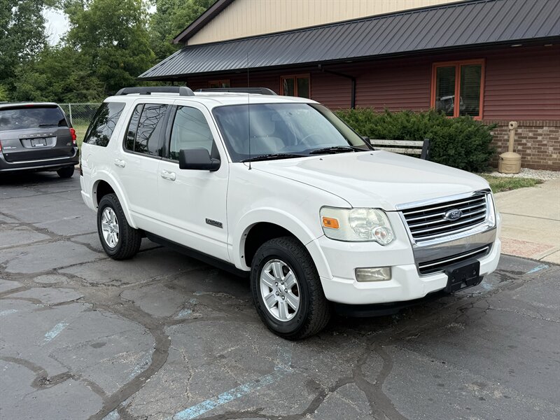2008 Ford Explorer XLT  4X4 - Photo 1 - Flushing, MI 48433
