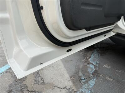 2008 Ford Explorer XLT 4X4 - Photo 10 - Flushing, MI 48433