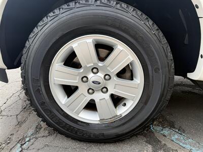 2008 Ford Explorer XLT 4X4 - Photo 9 - Flushing, MI 48433