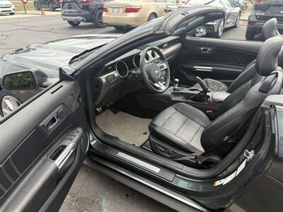 2015 Ford Mustang GT Premium  Convertible - Photo 18 - Flushing, MI 48433