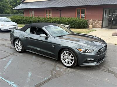 2015 Ford Mustang GT Premium  Convertible - Photo 6 - Flushing, MI 48433