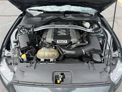 2015 Ford Mustang GT Premium  Convertible - Photo 34 - Flushing, MI 48433