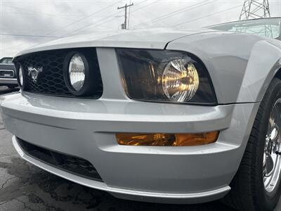 2006 Ford Mustang GT Deluxe  Convertible - Photo 22 - Flushing, MI 48433