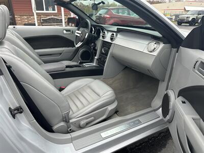 2006 Ford Mustang GT Deluxe  Convertible - Photo 25 - Flushing, MI 48433