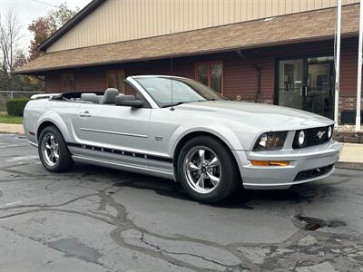 2006 Ford Mustang GT Deluxe  Convertible - Photo 15 - Flushing, MI 48433