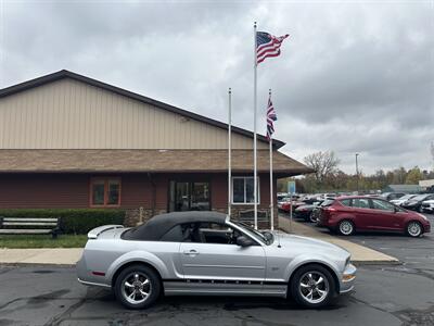 2006 Ford Mustang GT Deluxe  Convertible - Photo 3 - Flushing, MI 48433