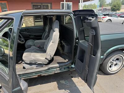 2002 Chevrolet S-10 LS Extended Cab   - Photo 13 - Flushing, MI 48433