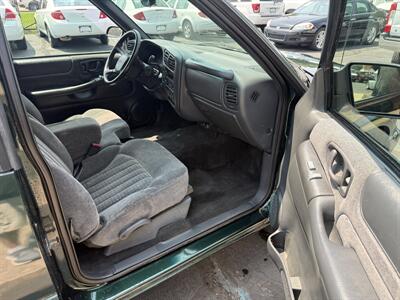 2002 Chevrolet S-10 LS Extended Cab   - Photo 18 - Flushing, MI 48433