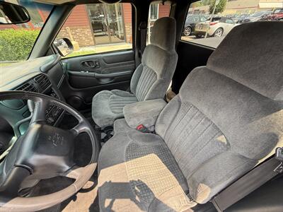 2002 Chevrolet S-10 LS Extended Cab   - Photo 10 - Flushing, MI 48433