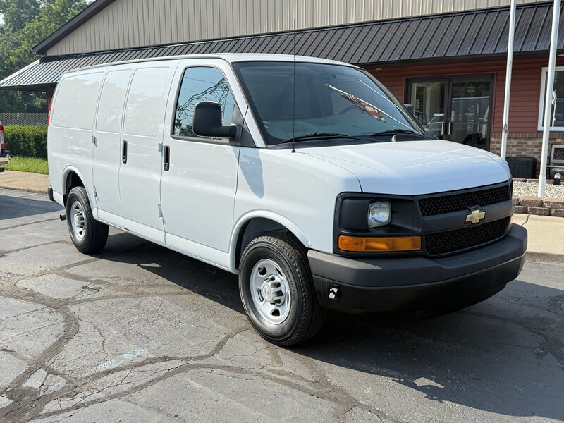 2016 Chevrolet Express 2500 Cargo - Photo 1 - Flushing, MI 48433