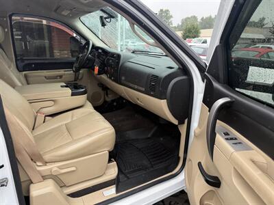 2010 Chevrolet Silverado 1500 LT Z71  4X4 - Photo 20 - Flushing, MI 48433