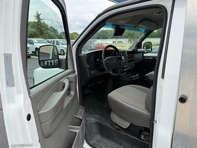 2013 GMC Savana 3500 139 " Cutaway - Photo 9 - Flushing, MI 48433