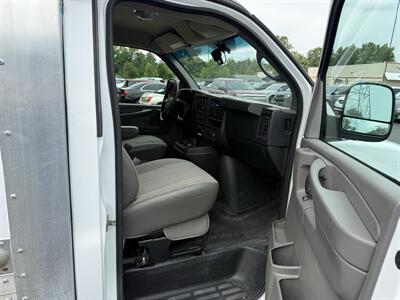 2013 GMC Savana 3500 139 " Cutaway - Photo 33 - Flushing, MI 48433