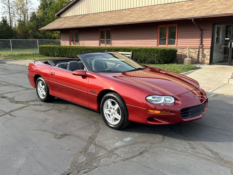 1998 Chevrolet Camaro Z28  Convertible - Photo 1 - Flushing, MI 48433