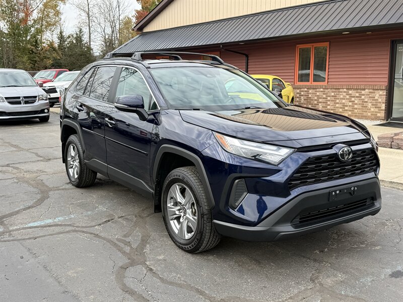 2024 Toyota RAV4 XLE  AWD - Photo 1 - Flushing, MI 48433