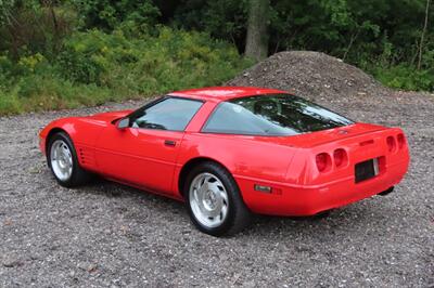 1993 Chevrolet Corvette   - Photo 2 - Flushing, MI 48433