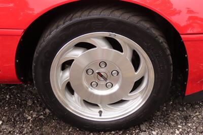 1993 Chevrolet Corvette   - Photo 7 - Flushing, MI 48433