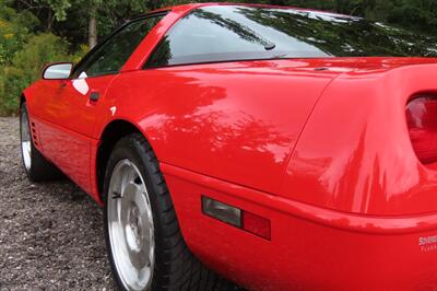 1993 Chevrolet Corvette   - Photo 18 - Flushing, MI 48433