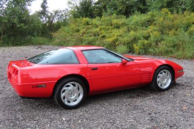 1993 Chevrolet Corvette   - Photo 5 - Flushing, MI 48433