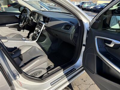 2015 Volvo V60 Cross Country T5  AWD - Photo 28 - Flushing, MI 48433