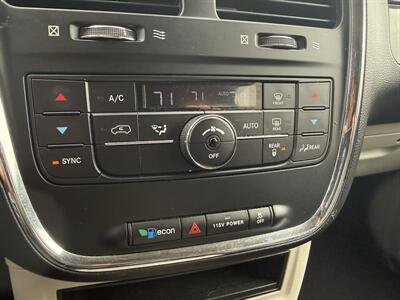 2016 Chrysler Town & Country Touring   - Photo 20 - Flushing, MI 48433