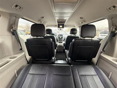 2016 Chrysler Town & Country Touring   - Photo 28 - Flushing, MI 48433