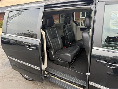 2016 Chrysler Town & Country Touring   - Photo 31 - Flushing, MI 48433