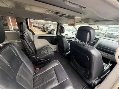 2016 Chrysler Town & Country Touring   - Photo 30 - Flushing, MI 48433