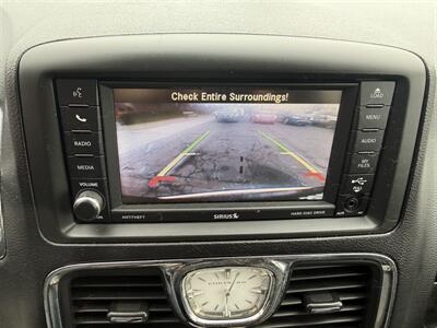 2016 Chrysler Town & Country Touring   - Photo 17 - Flushing, MI 48433