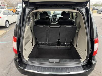 2016 Chrysler Town & Country Touring   - Photo 29 - Flushing, MI 48433