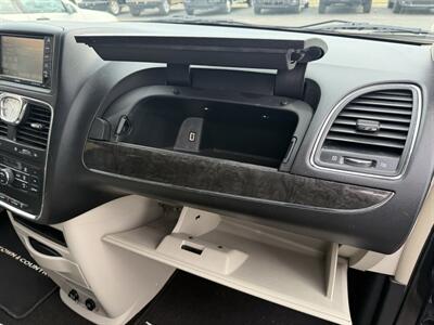 2016 Chrysler Town & Country Touring   - Photo 34 - Flushing, MI 48433