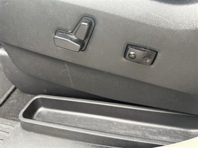 2016 Chrysler Town & Country Touring   - Photo 19 - Flushing, MI 48433